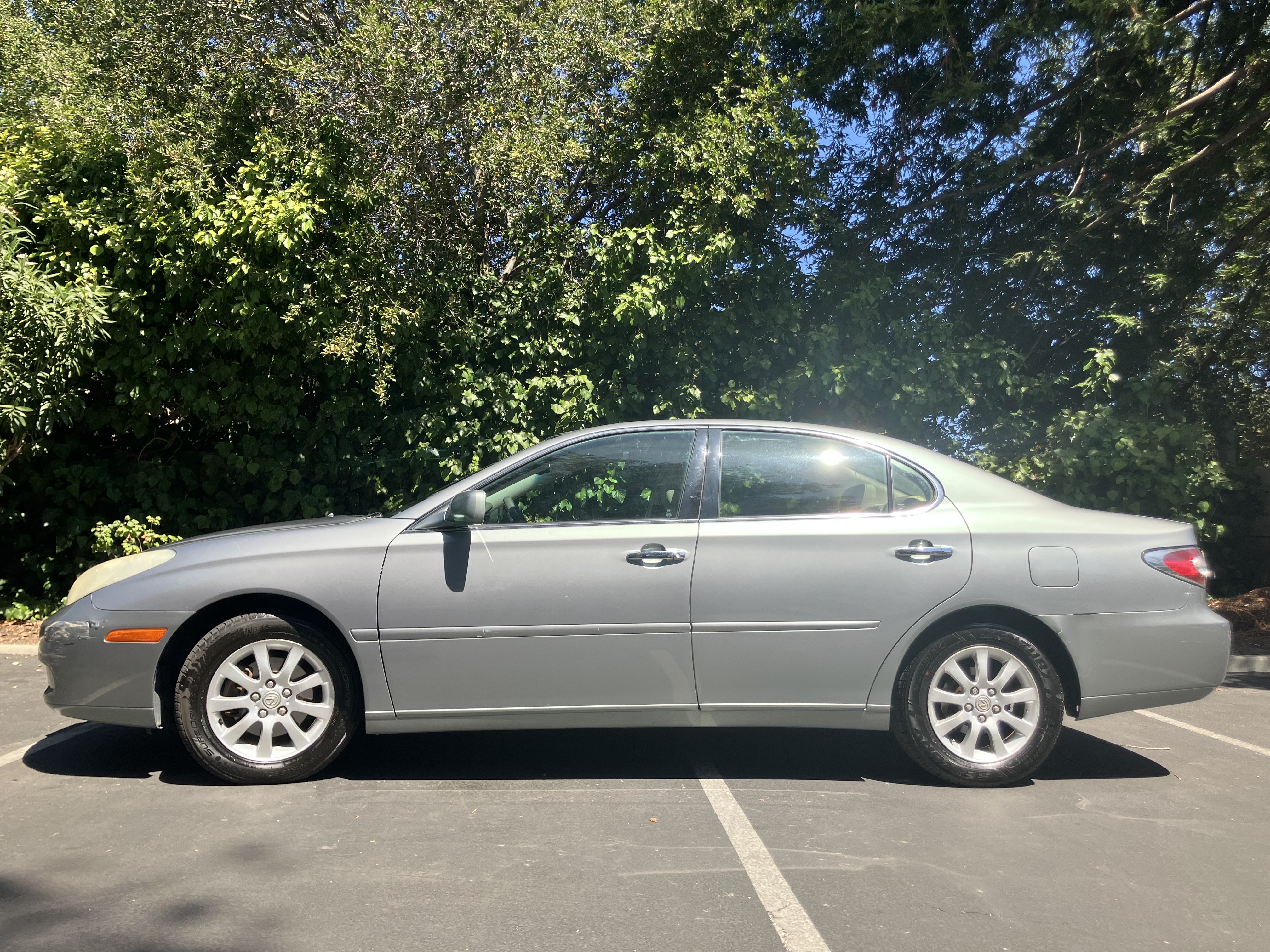 Used 2003 Lexus ES 330 w/ Premium Pkg FWD image 6
