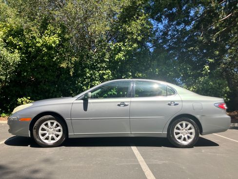 Used 2003 Lexus ES 330 w/ Premium Pkg FWD image 6