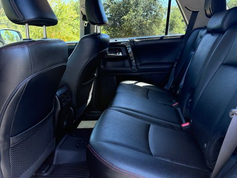 Used 2020 Toyota 4Runner TRD Off-Road Premium w/ Moonroof Package AWD/4WD image 10