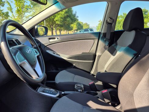 Used 2013 Hyundai Accent GS FWD image 19