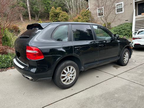 Used 2009 Porsche Cayenne image 1