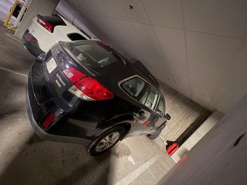 Used 2013 Subaru Outback 2.5i AWD/4WD image 16
