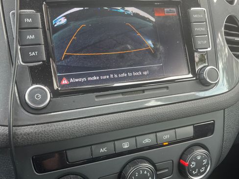 Used 2015 Volkswagen Tiguan S AWD/4WD image 4