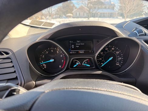 Used 2017 Ford Escape SE image 15