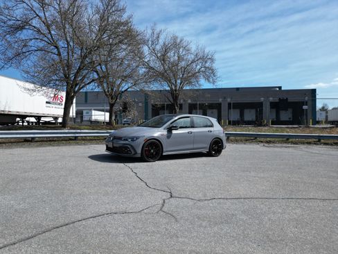 Used 2024 Volkswagen GTI SE w/ SE Leather Seats Package image 6