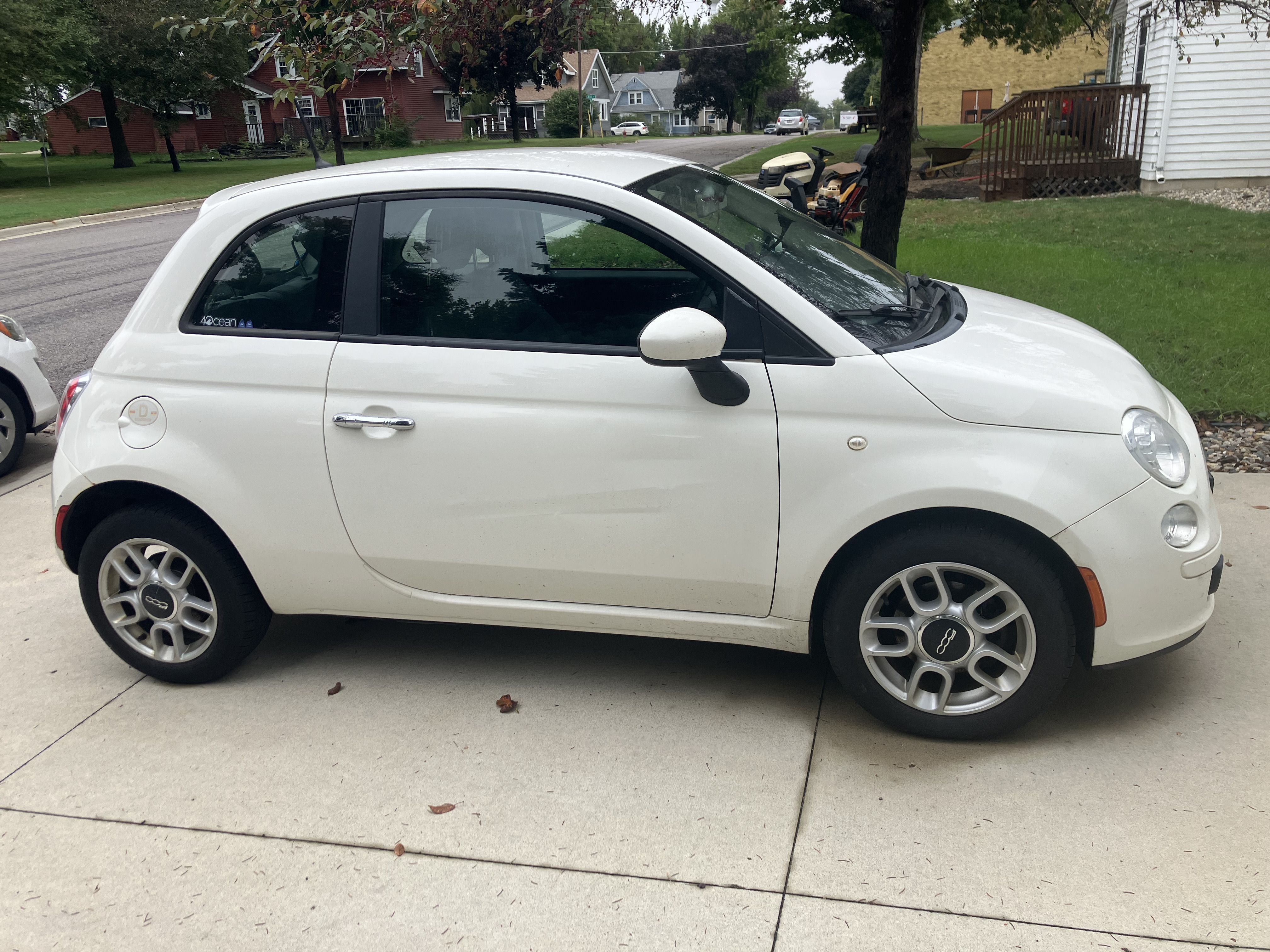 Used 2012 FIAT 500 Pop FWD image 1