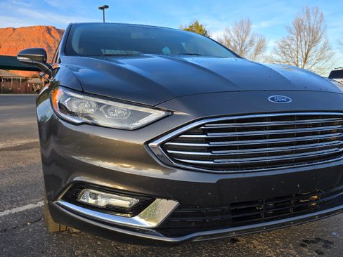 Used 2017 Ford Fusion Energi SE image 1