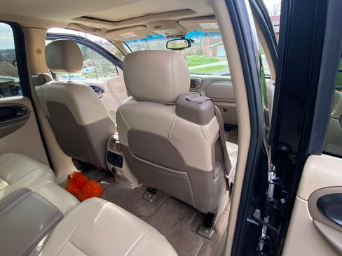 Used 2004 Chevrolet TrailBlazer LT w/ LT Preferred Equipment Group image 25