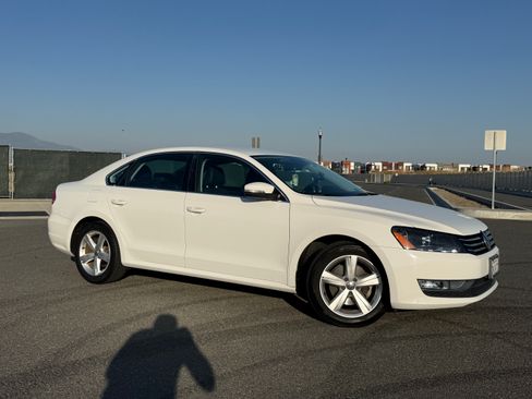 Used 2015 Volkswagen Passat 1.8T Limited Edition FWD image 12