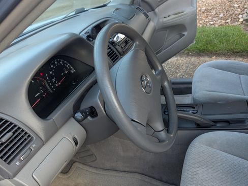 Used 2003 Toyota Camry LE FWD image 32