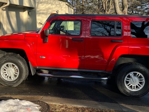 Used 2008 HUMMER H3 image 1