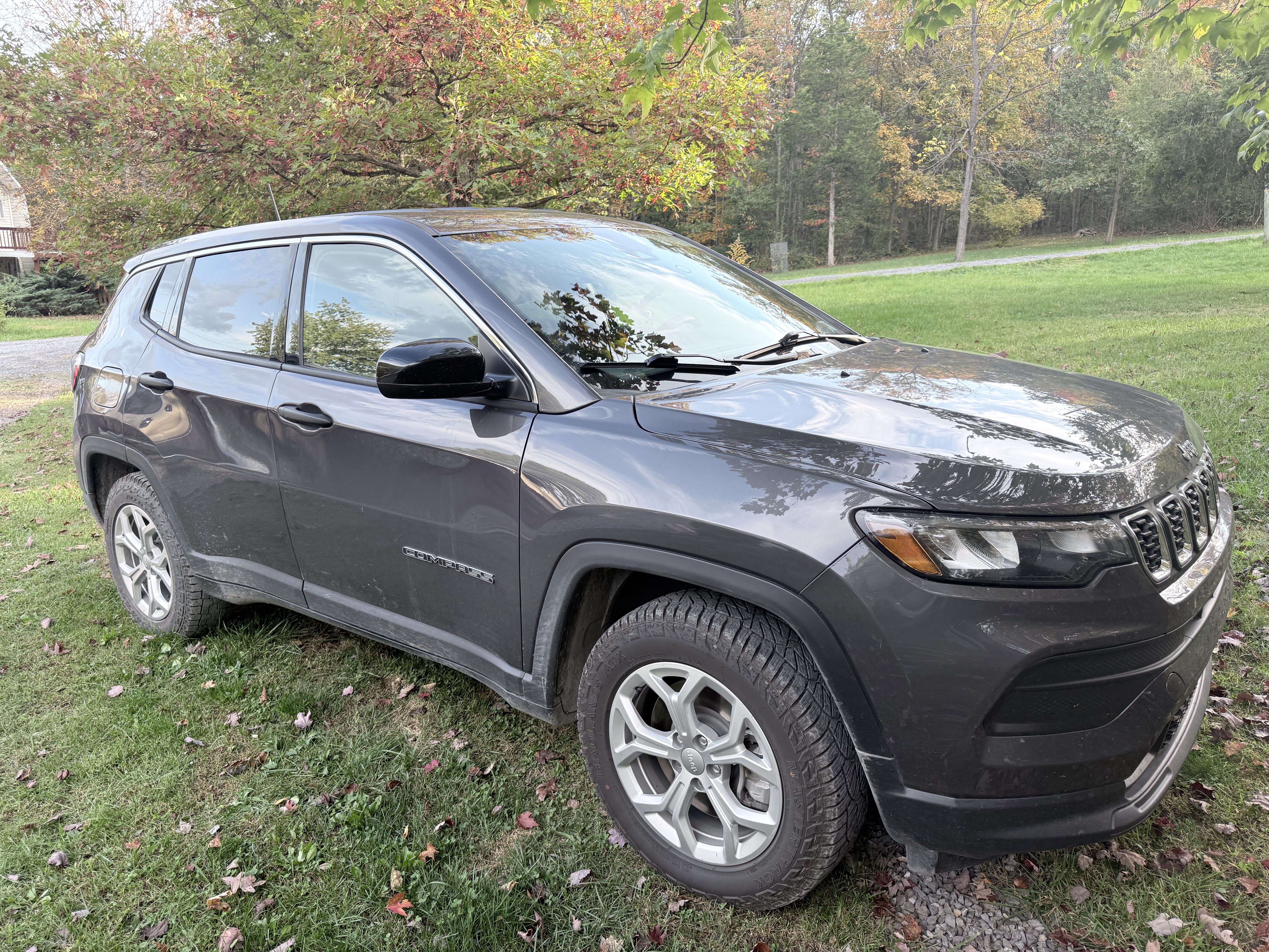 Used 2024 Jeep Compass Sport AWD/4WD image 2