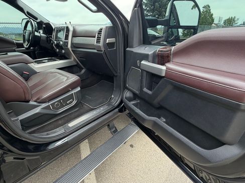 Used 2017 Ford F450 Platinum w/ Platinum Ultimate Package AWD/4WD image 25