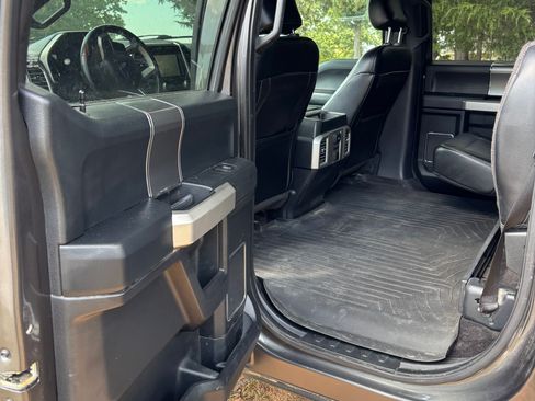 Used 2015 Ford F150 XLT w/ Equipment Group 302A Luxury AWD/4WD image 15