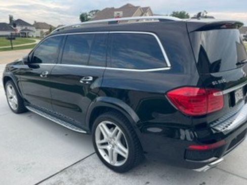 Used 2016 Mercedes-Benz GL 550 4MATIC image 4