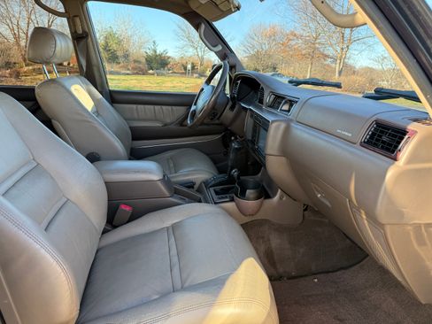 Used 1997 Toyota Land Cruiser image 29