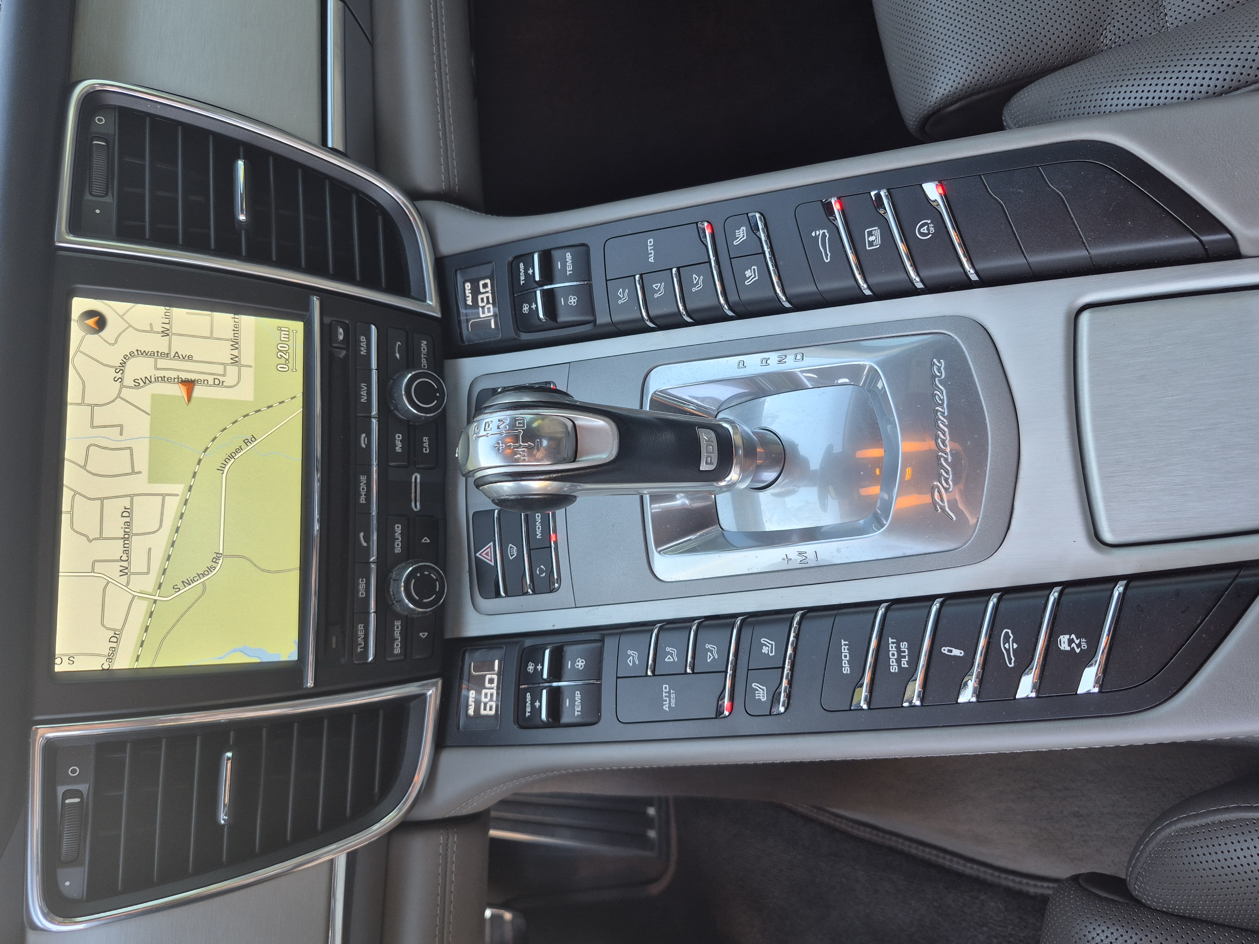 Used 2010 Porsche Panamera Turbo AWD/4WD image 18
