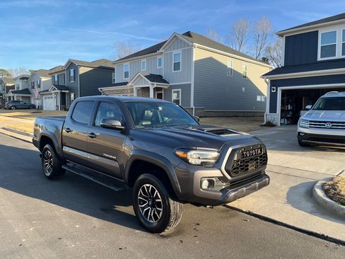 Used 2021 Toyota Tacoma TRD Sport w/ TRD Premium Sport Package image 1