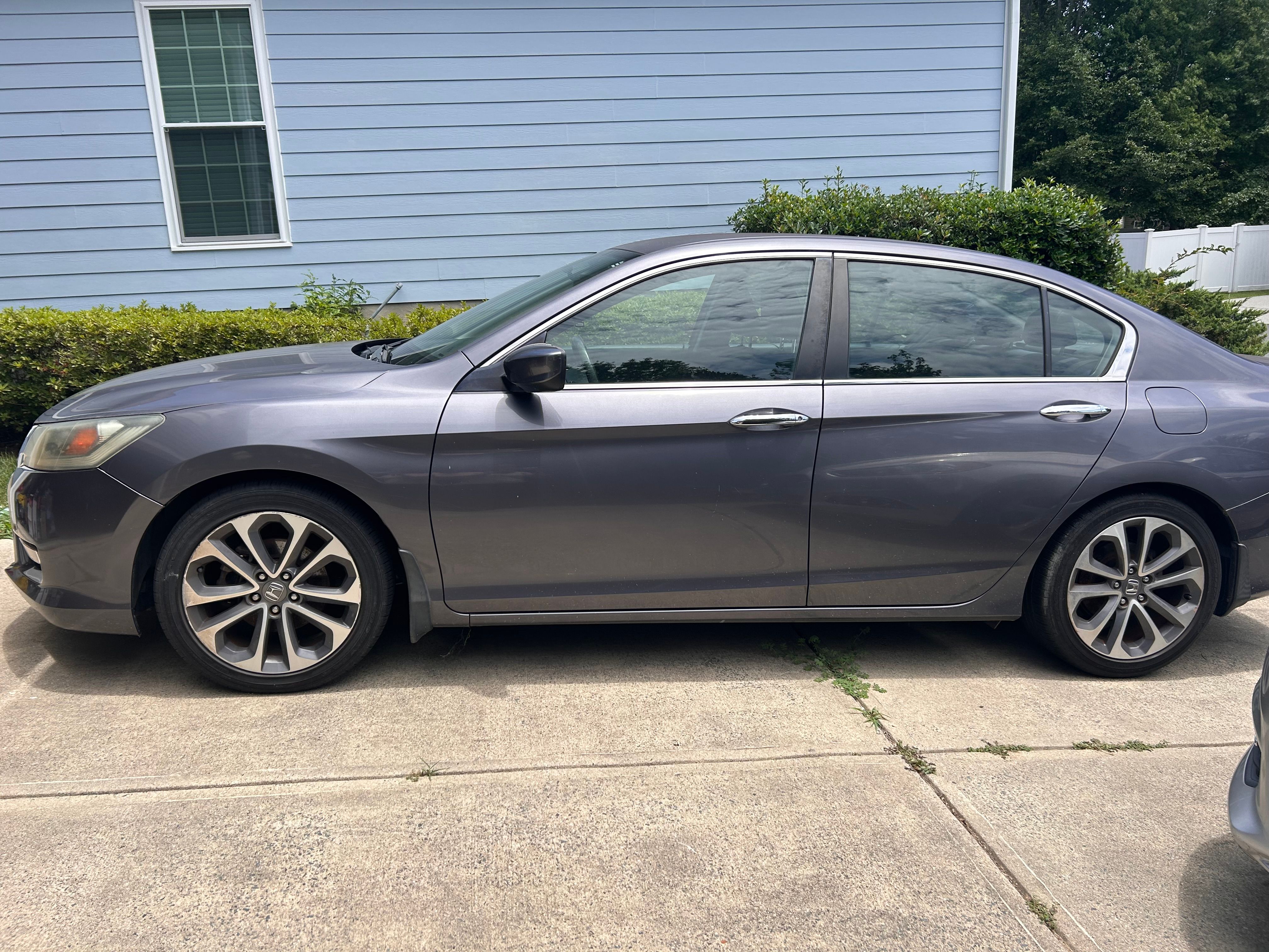 Used 2015 Honda Accord Sport image 2