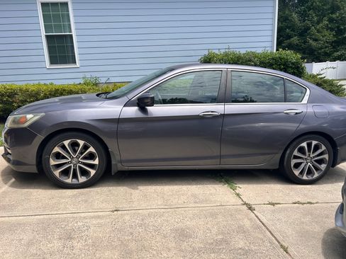 Used 2015 Honda Accord Sport image 2