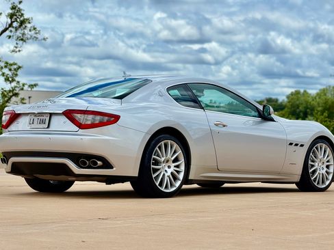 Used 2009 Maserati GranTurismo S RWD image 2