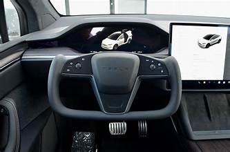 Used 2023 Tesla Model X AWD/4WD image 5