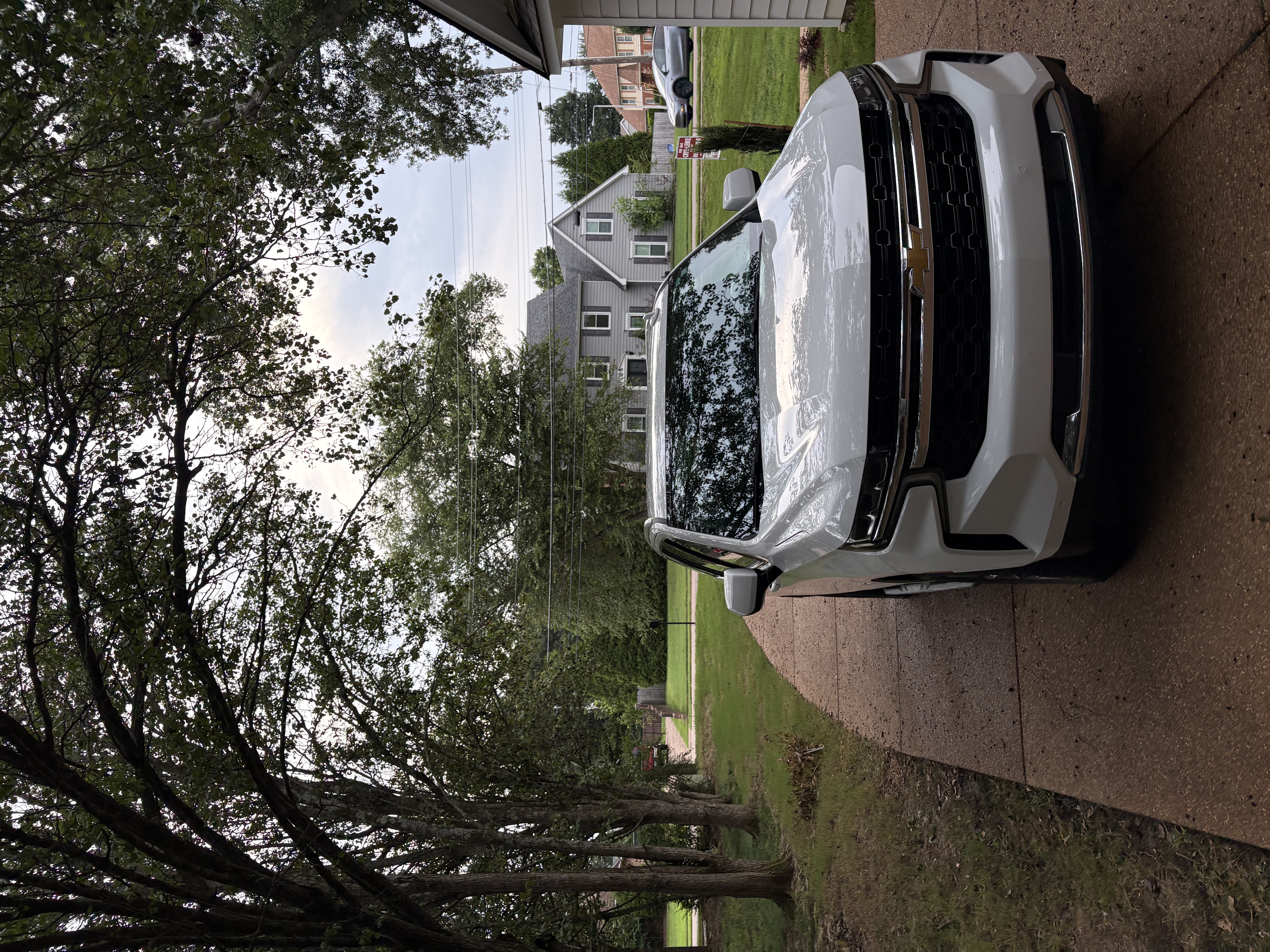 Used 2024 Chevrolet Tahoe LS RWD image 1