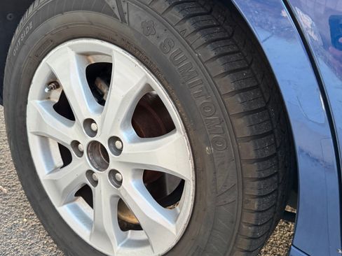 Used 2010 Toyota Camry LE FWD image 21