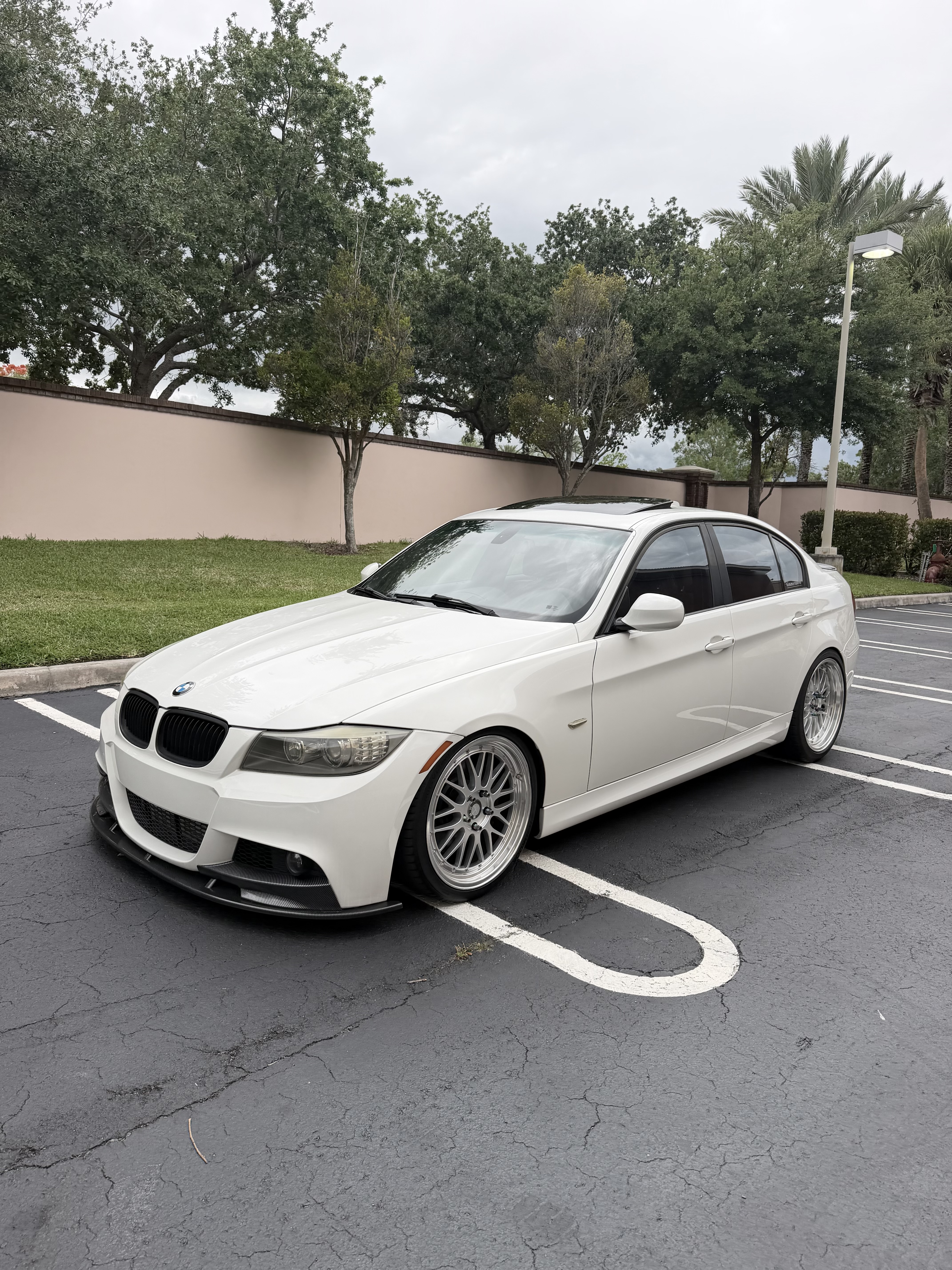 Used 2010 BMW 335i Sedan RWD image 2