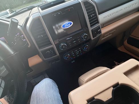 Used 2019 Ford F250 Lariat w/ Lariat Value Package image 5
