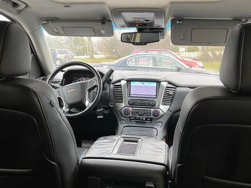 Used 2015 Chevrolet Suburban LTZ image 4