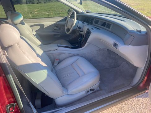 Used 1995 Lincoln Mark VIII image 6