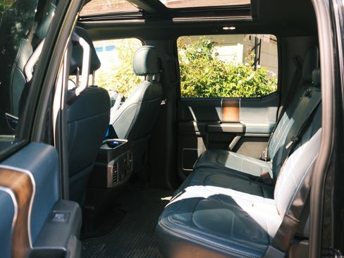 Used 2018 Ford F150 Limited w/ Trailer Tow Package image 27