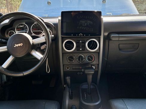 Used 2008 Jeep Wrangler Unlimited Sahara w/ Mopar Chrome Edition Group image 6