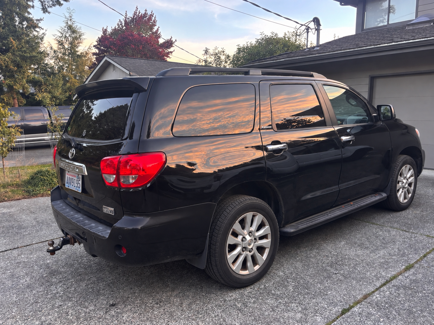 Used 2010 Toyota Sequoia Platinum AWD/4WD image 6