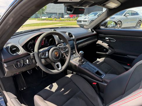 Used 2021 Porsche 718 Cayman GTS RWD image 12