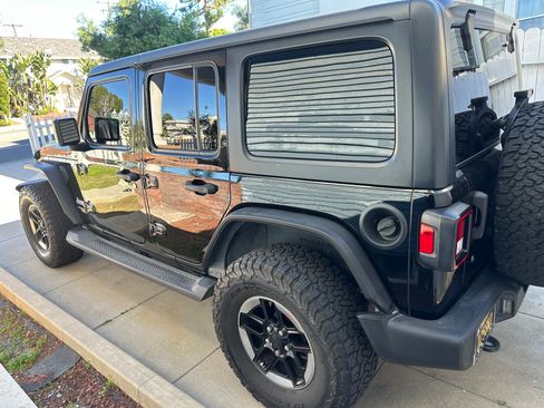Used 2018 Jeep Wrangler Unlimited Sport S image 9