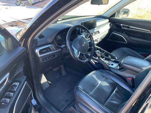 Used 2020 Kia Telluride LX image 2