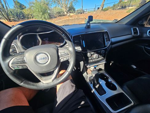 Used 2019 Jeep Grand Cherokee Altitude image 6