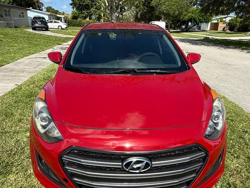Used 2017 Hyundai Elantra GT FWD image 6