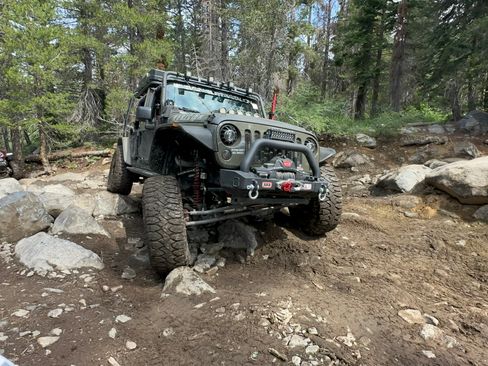 Used 2015 Jeep Wrangler Unlimited Rubicon AWD/4WD image 4