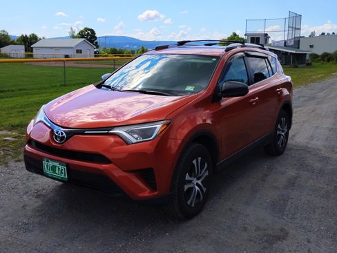 Used 2016 Toyota RAV4 LE w/ Cargo Management Package AWD/4WD image 1
