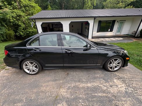 Used 2013 Mercedes-Benz C 250 Sedan image 2