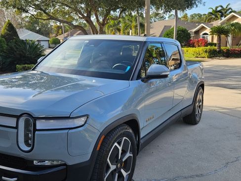 Used 2022 Rivian R1T Adventure image 14