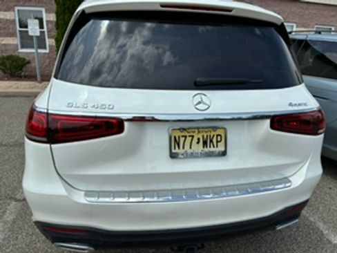 Used 2023 Mercedes-Benz GLS 450 4MATIC image 4
