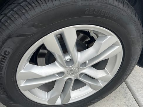 Used 2013 Nissan Rogue SV image 8