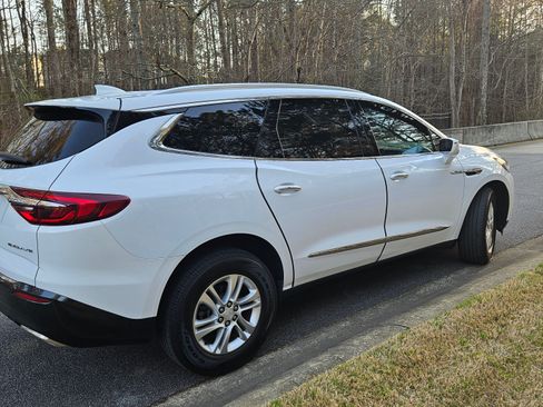 Used 2019 Buick Enclave Essence image 4