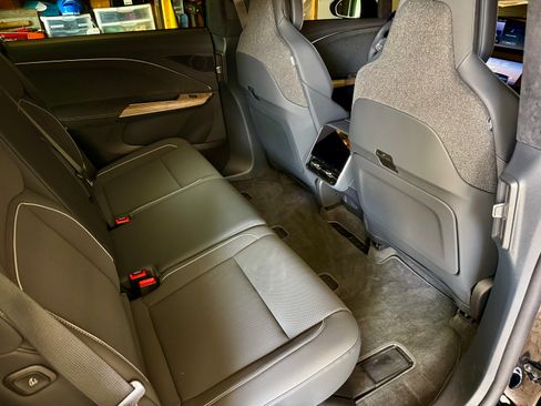 Used 2026 Lucid Gravity Grand Touring image 11