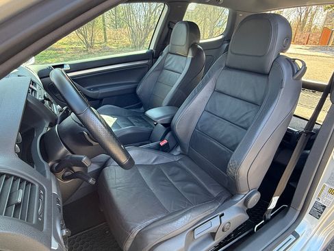 Used 2006 Volkswagen GTI 2.0T 2-Door image 11