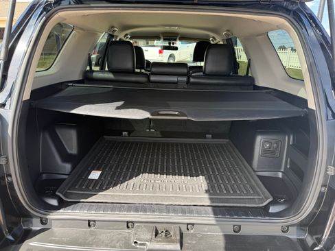 Used 2015 Toyota 4Runner SR5 AWD/4WD image 12